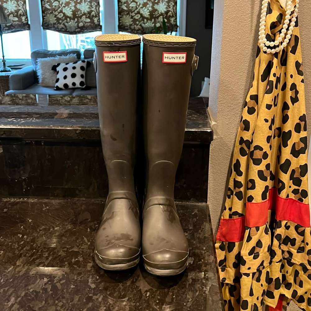 Gorgeous chocolate brown Hunter tall rain boots